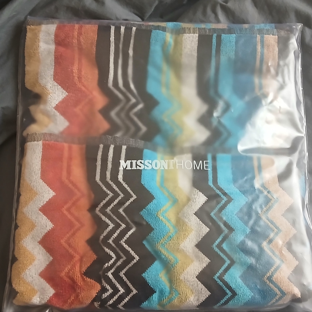 Missoni Giacomo Two Piece Towel Set, NWT